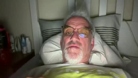 Snapshot of jewlronny chatting on 06-14-26, 11:29 jewlronny online show from 06-14-26, 11:29