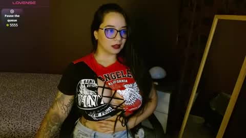 Snapshot of jey_love1 chatting on 06-07-26, 05:11 jey online show from 06-07-26, 05:11