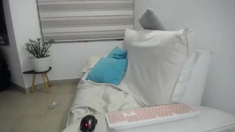 Camila online show from 01-16-26, 11:03