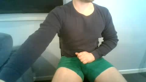 Snapshot of jezz045 chatting on 06-18-26, 03:29 jezz045 online show from 06-18-26, 03:29