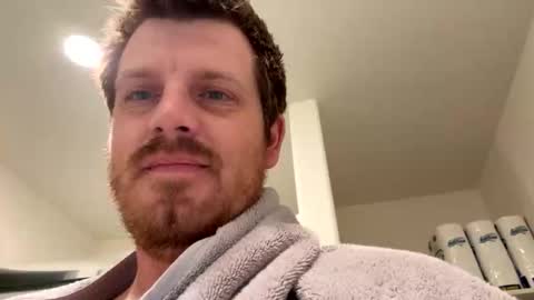 Snapshot of jfunzy chatting on 10-28-25, 03:10 jfunzy online show from 10-28-25, 03:10