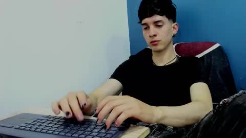 Snapshot of jheampiero chatting on 12-16-25, 02:11 Jheampiero online show from 12-16-25, 02:11