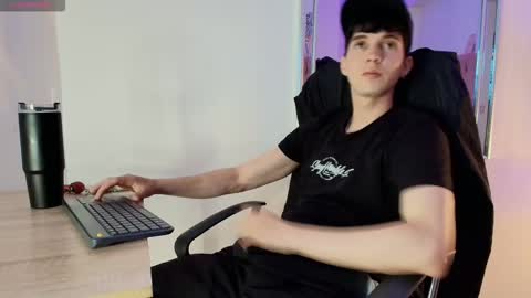 Snapshot of jheampiero chatting on 03-05-26, 09:22 Jheampiero online show from 03-05-26, 09:22