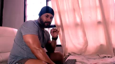 En moreno online show from 11-16-25, 12:44