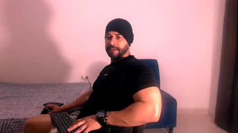 En moreno online show from 11-19-25, 06:30