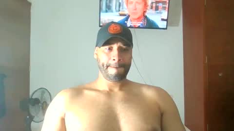 En moreno online show from 12-13-25, 08:25