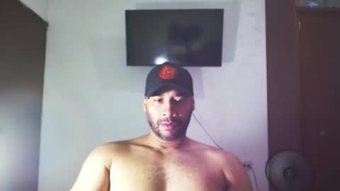 En moreno online show from 12-15-25, 04:33