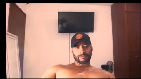 En moreno online show from 12-20-25, 04:41