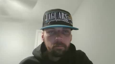 Snapshot of jholls chatting on 12-13-24, 11:17 jholls online show from 12-13-24, 11:17