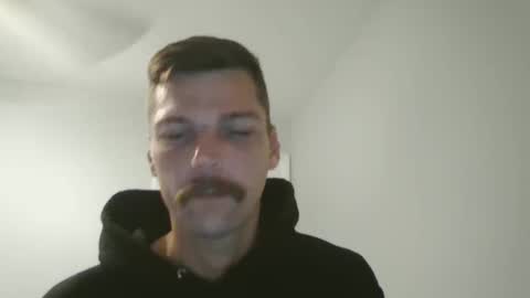 Snapshot of jholls chatting on 03-10-25, 01:01 jholls online show from 03-10-25, 01:01