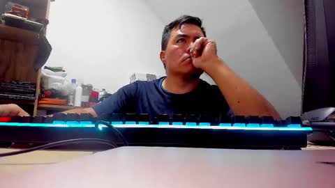 jhonatan_morales_s online show from 10-10-25, 05:17