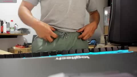 jhonatan_morales_s online show from 10-14-25, 05:41