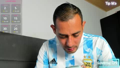 Jhony Alzate online show from 04-13-26, 03:34