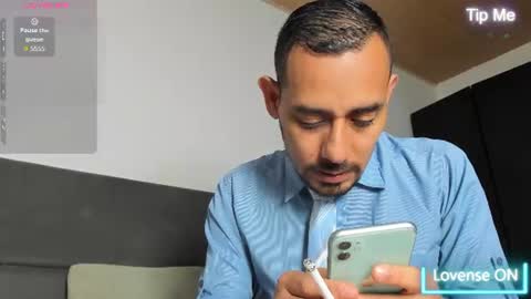 Jhony Alzate online show from 06-23-26, 03:26
