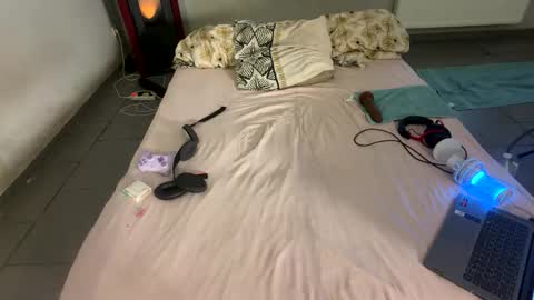 Anya online show from 02-19-26, 07:15