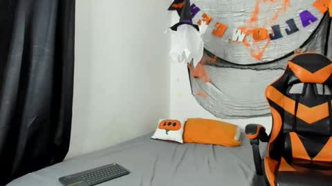 jhosep_hamilton online show from 10-17-25, 06:43