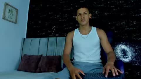 Snapshot of jhostin_10 chatting on 07-23-26, 02:37 Jhostin online show from 07-23-26, 02:37
