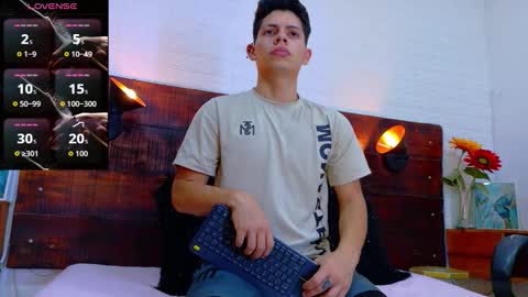 Snapshot of jhosuavega chatting on 09-14-25, 02:22 jhosuavega online show from 09-14-25, 02:22