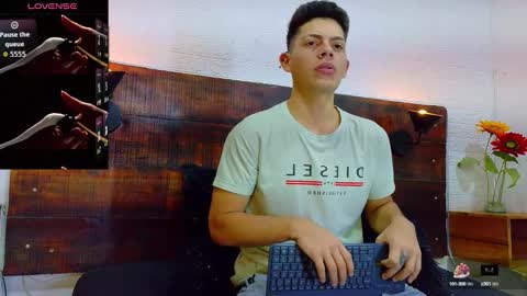 Snapshot of jhosuavega chatting on 09-23-25, 02:03 jhosuavega online show from 09-23-25, 02:03