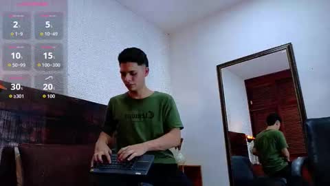 Snapshot of jhosuavega chatting on 11-15-25, 12:30 jhosuavega online show from 11-15-25, 12:30