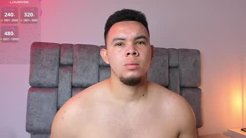 Snapshot of jhotta_foxx chatting on 04-25-26, 07:00 Jhonatan80 online show from 04-25-26, 07:00