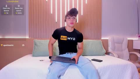 jhoumod_21 online show from 10-17-25, 10:18