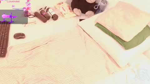 Snapshot of jhoxy_m chatting on 10-05-25, 05:06 Hello iam hoxy ready to get wet online show from 10-05-25, 05:06