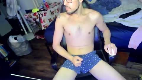 Snapshot of jhp_kinky_2000 chatting on 01-15-25, 10:46 kinky party boy online show from 01-15-25, 10:46