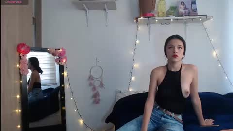 Snapshot of jia_miller02 chatting on 07-29-26, 09:46 Emma online show from 07-29-26, 09:46