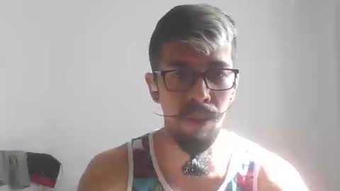 Snapshot of jiangouxiong chatting on 10-19-25, 03:07 Schamil jiangouxiong on InstagramTelegram channel online show from 10-19-25, 03:07