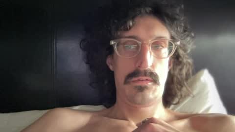 Jigz1986 online show from 04-16-26, 01:01