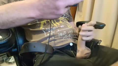 jim74122 online show from 09-30-25, 03:33