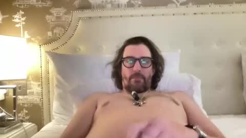 Snapshot of jimboo400 chatting on 02-11-25, 11:44 jimboo400 online show from 02-11-25, 11:44