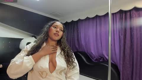 Jimena  online show from 11-20-25, 02:23