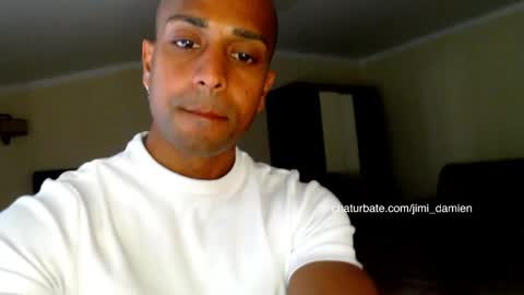 Snapshot of jimi_damien chatting on 05-20-26, 04:35 JD online show from 05-20-26, 04:35