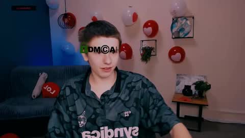 Snapshot of jimmie_hot chatting on 02-19-25, 10:53 your dream online show from 02-19-25, 10:53