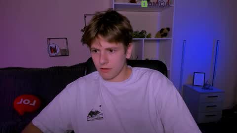 Snapshot of jimmie_hot chatting on 10-08-25, 01:31 your dream online show from 10-08-25, 01:31