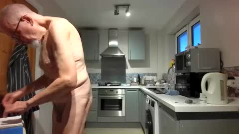 Snapshot of jimmy_benido chatting on 03-12-26, 06:03 Jimmy Benido online show from 03-12-26, 06:03