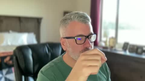 Snapshot of jimmyaaron chatting on 12-06-24, 03:33 Dad of Three online show from 12-06-24, 03:33