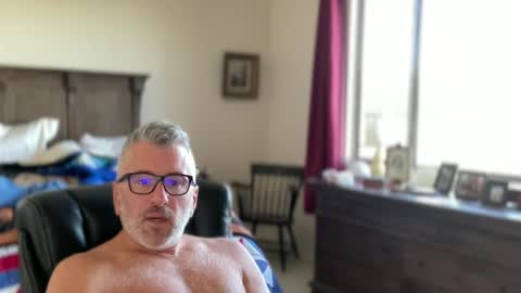 Snapshot of jimmyaaron chatting on 12-21-24, 05:07 Dad of Three online show from 12-21-24, 05:07