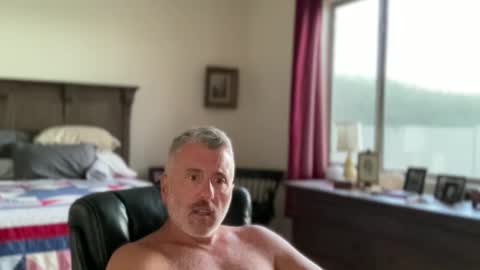 Snapshot of jimmyaaron chatting on 09-17-25, 01:07 Dad of Three online show from 09-17-25, 01:07