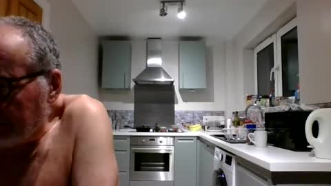 Snapshot of jimmybenido chatting on 12-12-24, 05:48 Jim Redgewell online show from 12-12-24, 05:48