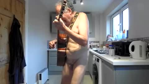 Snapshot of jimmybenido chatting on 09-10-25, 04:18 Jim Redgewell online show from 09-10-25, 04:18