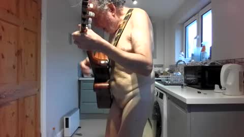 Snapshot of jimmybenido chatting on 10-15-25, 04:40 Jim Redgewell online show from 10-15-25, 04:40