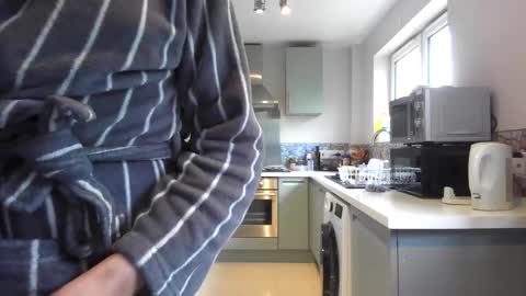 Snapshot of jimmybenido chatting on 05-17-26, 04:36 Jim Redgewell online show from 05-17-26, 04:36
