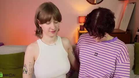 Snapshot of jitoon_exe chatting on 10-17-25, 10:07 Hey Guys We are Julia ginger  Tina brunette online show from 10-17-25, 10:07