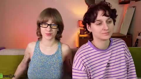 Snapshot of jitoon_exe chatting on 10-19-25, 05:46 Hey Guys We are Julia ginger  Tina brunette online show from 10-19-25, 05:46