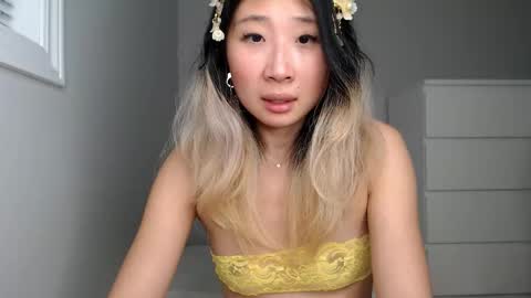 Jiwoo online show from 01-13-26, 11:54