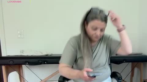 Nicole  Allen online show from 06-12-26, 10:41