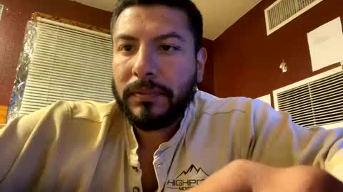 Snapshot of jjuarez5409 chatting on 02-18-26, 04:30 jjuarez5409 online show from 02-18-26, 04:30